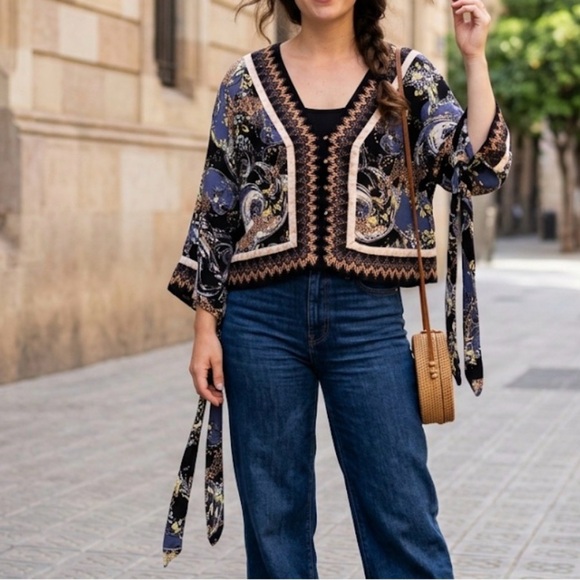 Free People Tops - Free People Catch Me If You Can Tie Sleeve Blouse Size Small Flowy
Peasant Boho